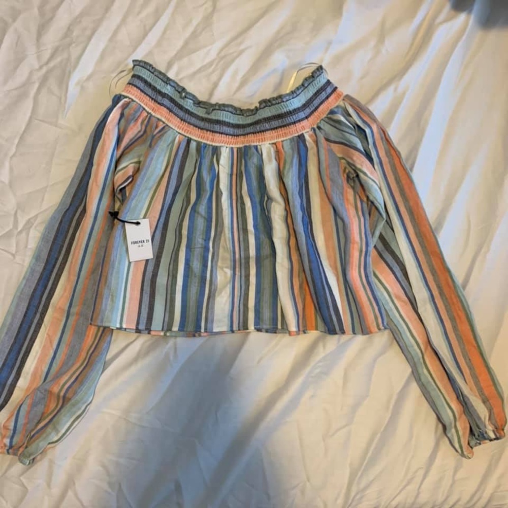 Forever 21 Off the shoulder crop top